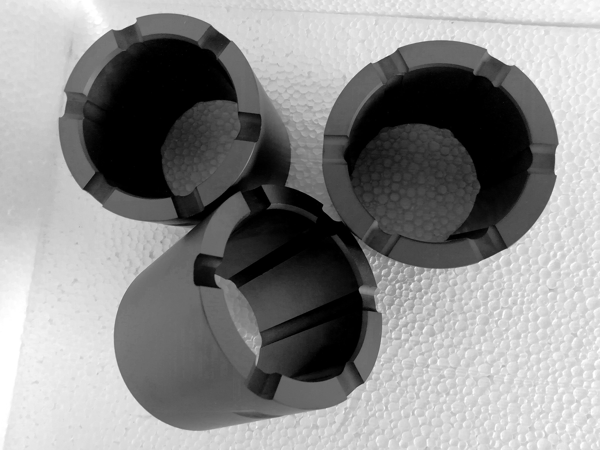 Industrial Ceramic Pressuring Sintered Silicon Carbide (SSIC) Ceramic Spiral Bushing